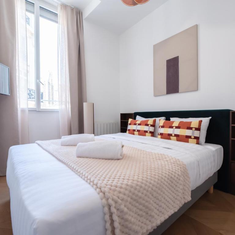 Stylish Duplex in Paris' Center - Two-Bedroom Deluxe Apartment - 5