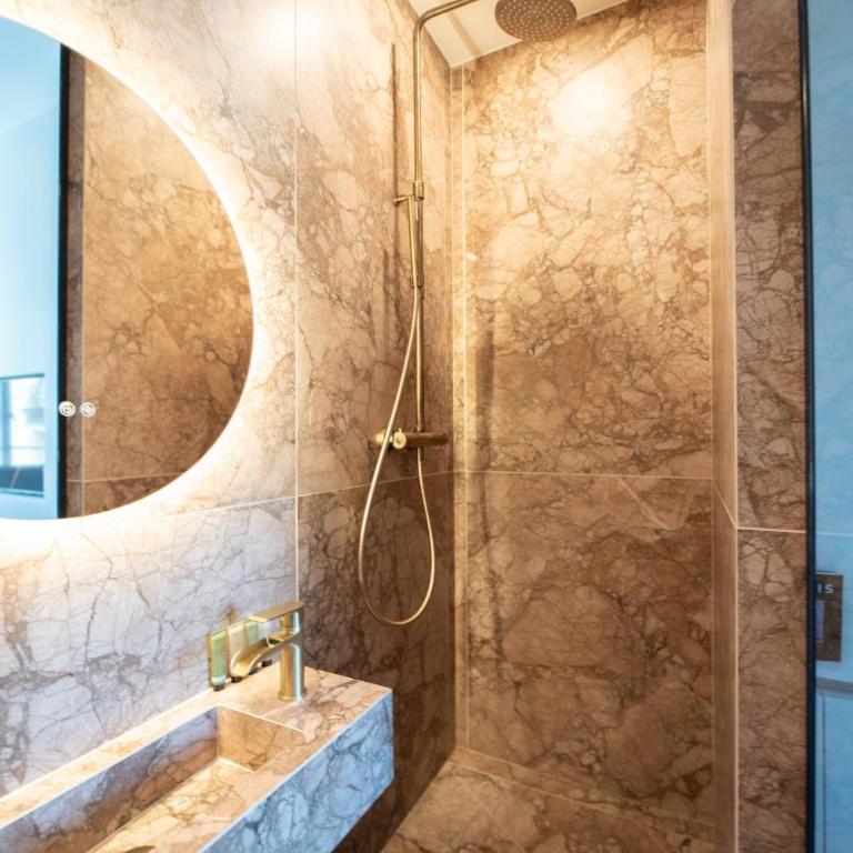 Stylish Duplex in Paris' Center - Two-Bedroom Deluxe Apartment - 18