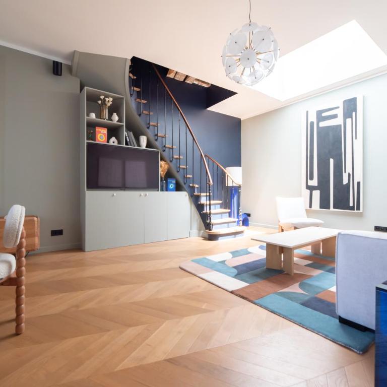 Stylish Duplex in Paris' Center - Two-Bedroom Deluxe Apartment - 20