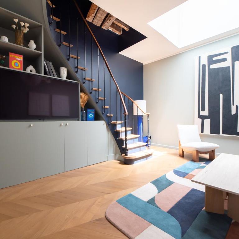 Stylish Duplex in Paris' Center - Two-Bedroom Deluxe Apartment - 30