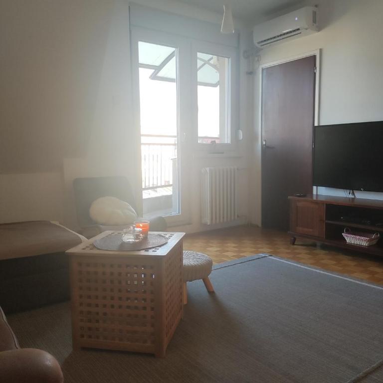 Urban nest Slavija - Two-Bedroom Apartment - 14