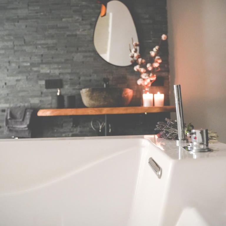 Villa NEONERO - Suite Deluxe con Vasca Idromassaggio - 64