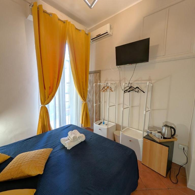 Piccarda Florence - Camera Matrimoniale con Bagno Privato Esterno - 7
