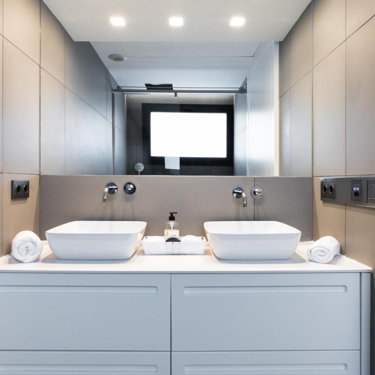 Modern Luxury Villa in Los Flamingos - Villa - 29