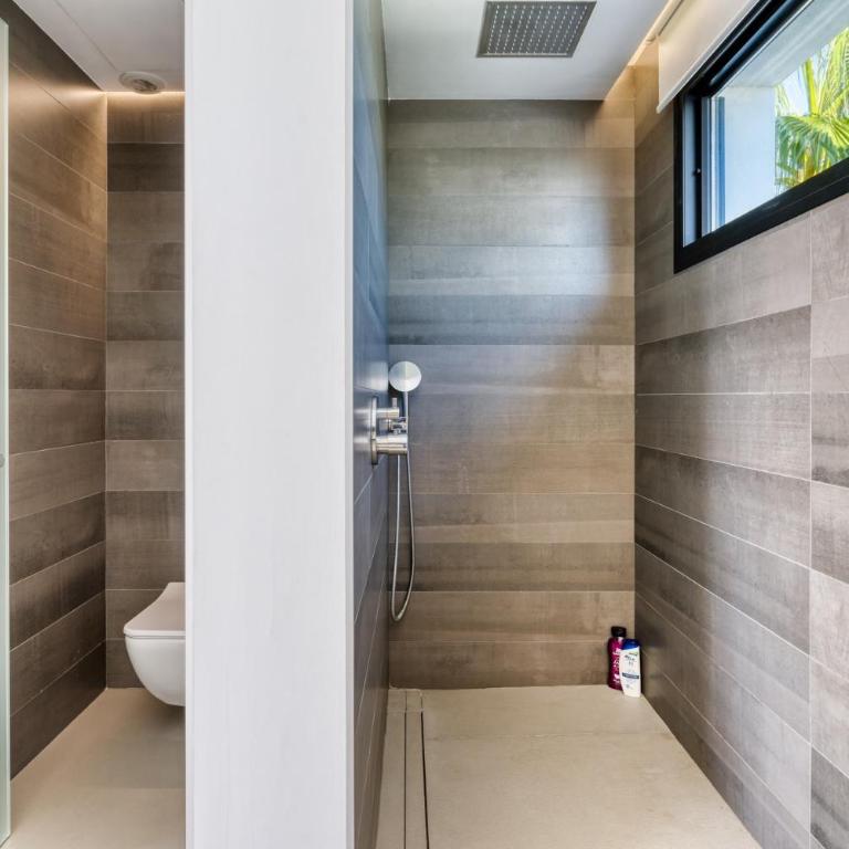Modern Luxury Villa in Los Flamingos - Villa - 28