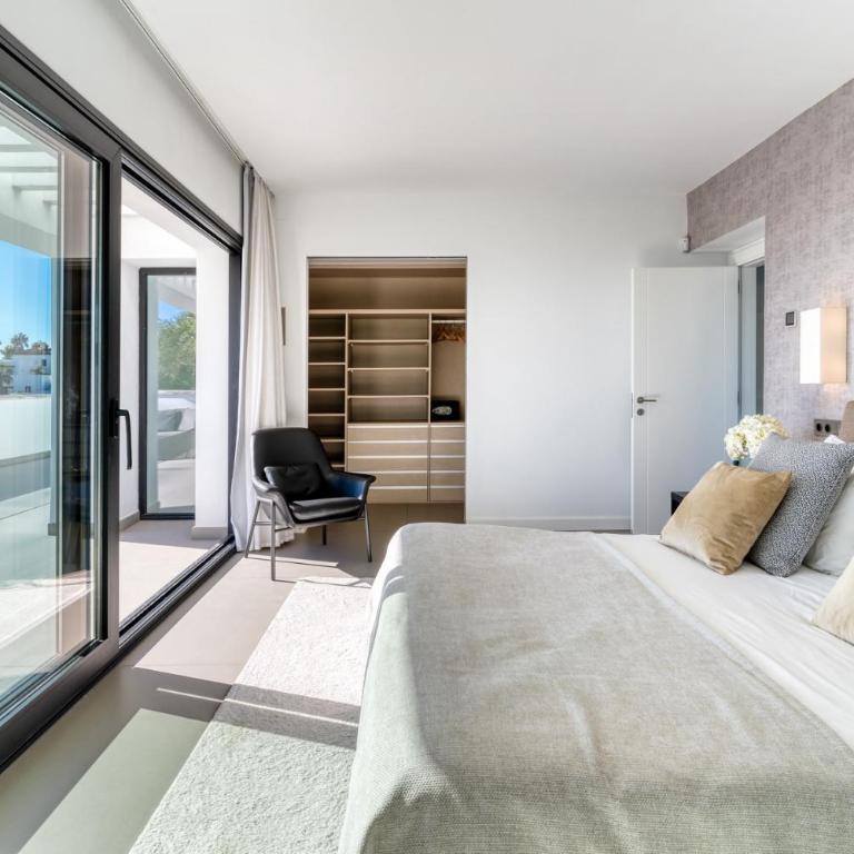 Modern Luxury Villa in Los Flamingos - Villa - 31