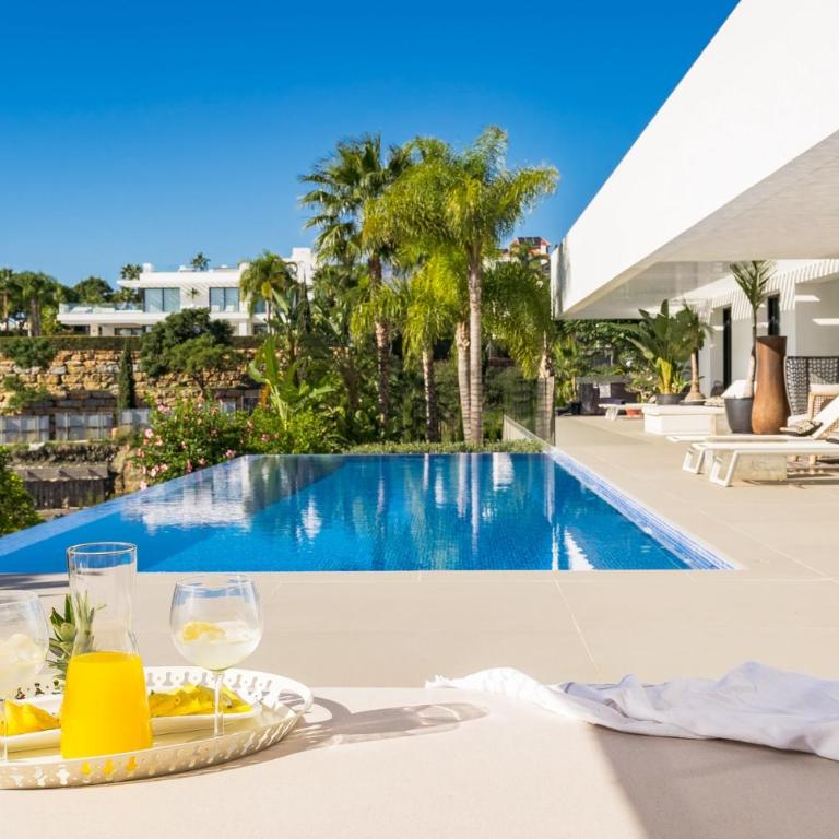 Modern Luxury Villa in Los Flamingos - Villa - 20