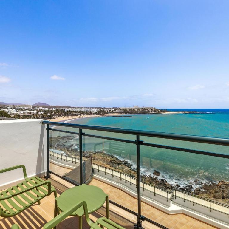 THB Lanzarote Beach - Habitación Cuádruple con vistas al mar - 1