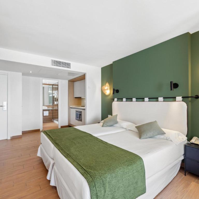 THB Lanzarote Beach - Habitación Cuádruple con vistas al mar - 5