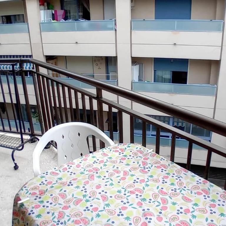 Cryptocalp - Family Room with Terrace - 11