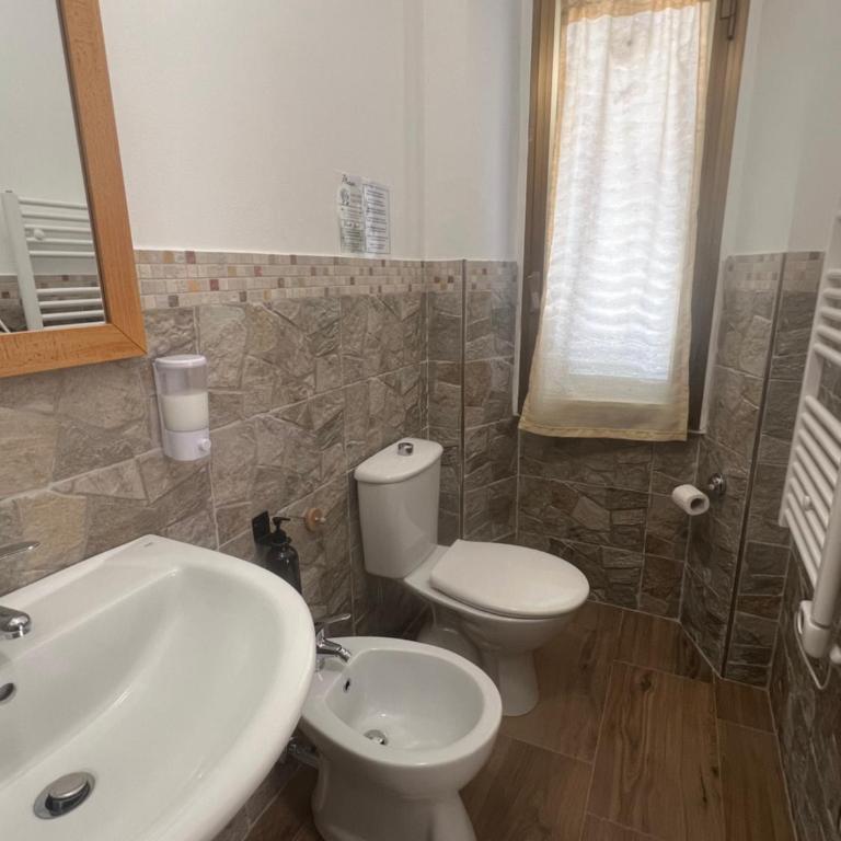 Domus Pisana - Camera Doppia con Letti Singoli con Bagno Privato - 9