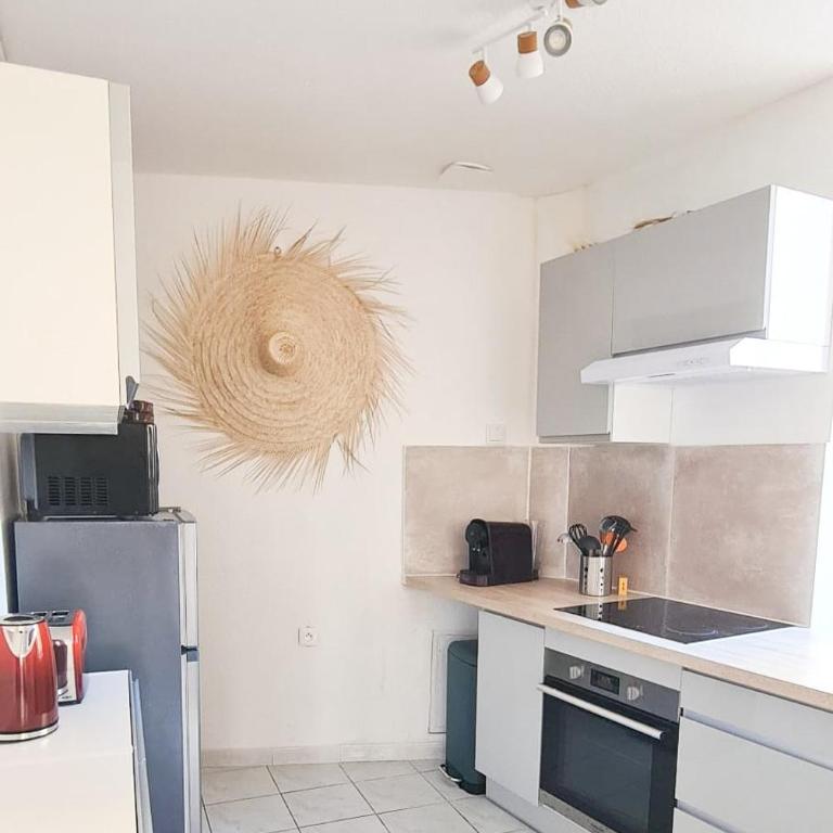 Elegant 2 bedrooms flat - 8mn walk from trainstation - Appartamento con 2 Camere da Letto - 9