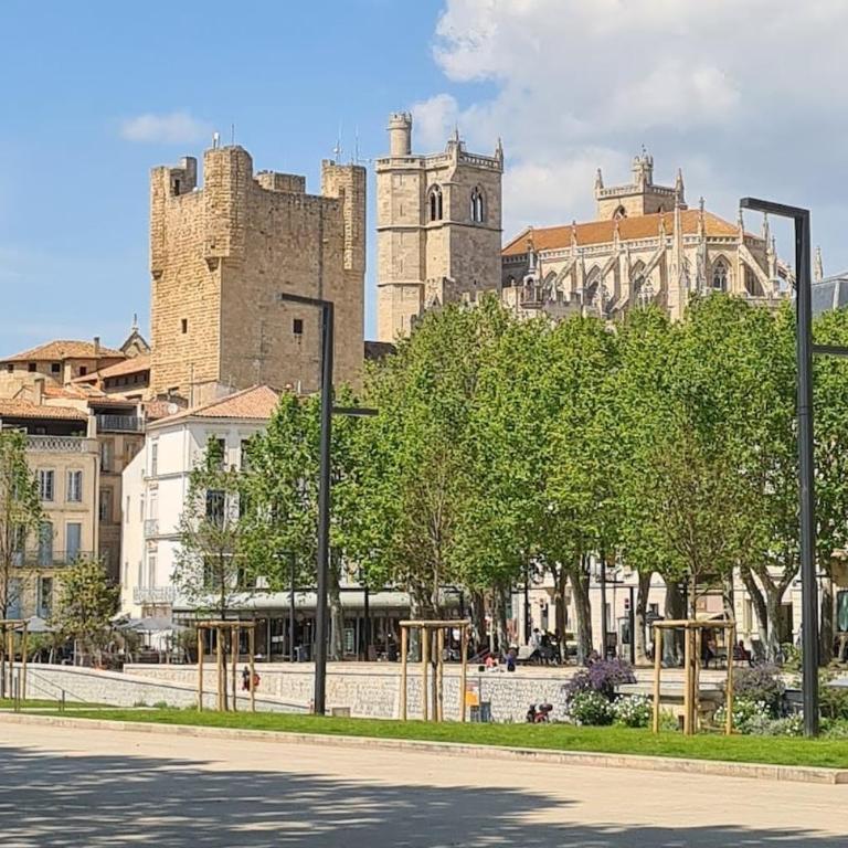 Elegant 2 bedrooms flat - 8mn walk from trainstation - Appartamento con 2 Camere da Letto - 11