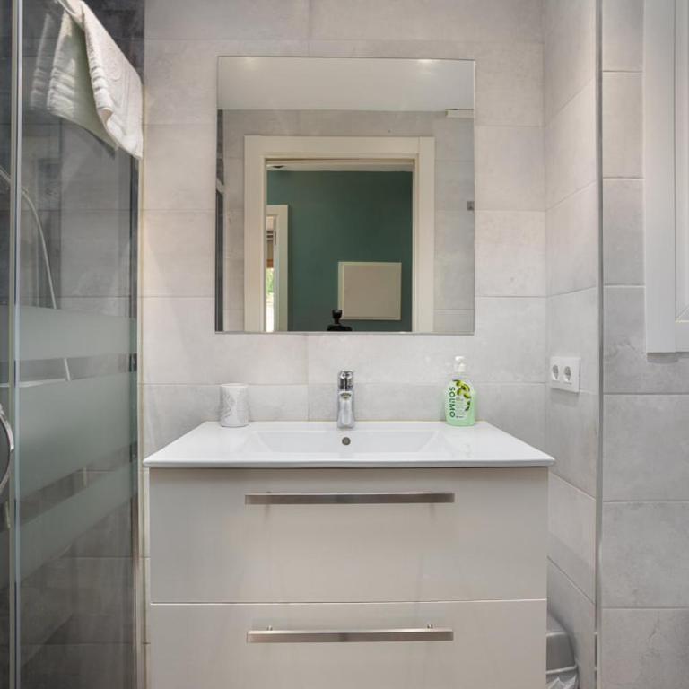 Apartament amb vista al mar reformat, al Golfet - Apartamento de 2 dormitorios - 10