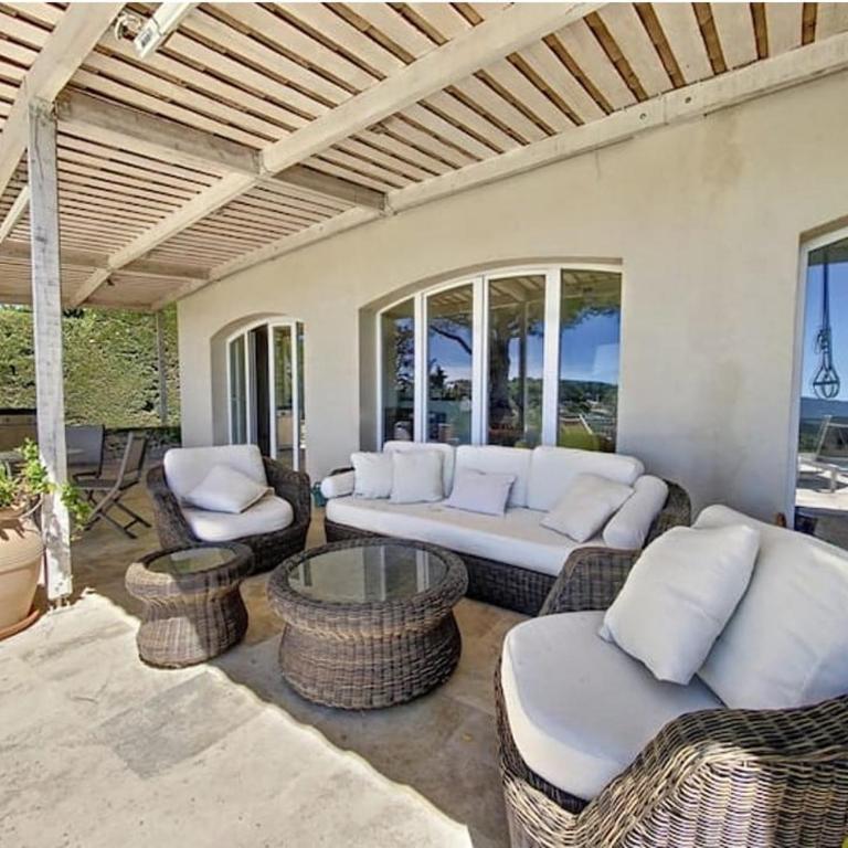 Charming Villa with stunning sea views - Villa - 8