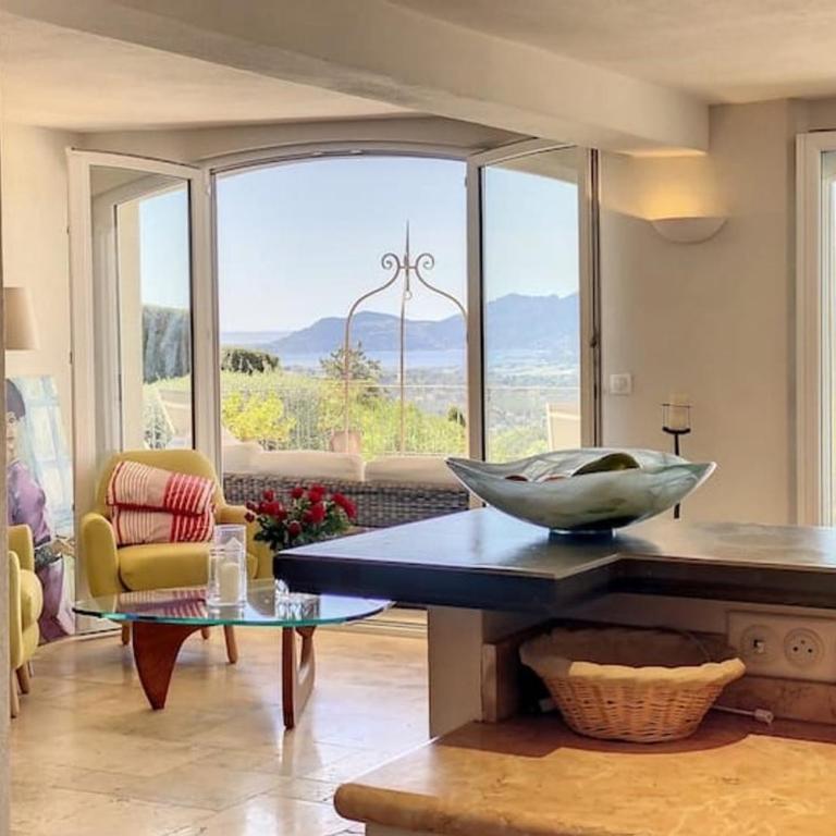 Charming Villa with stunning sea views - Villa - 21