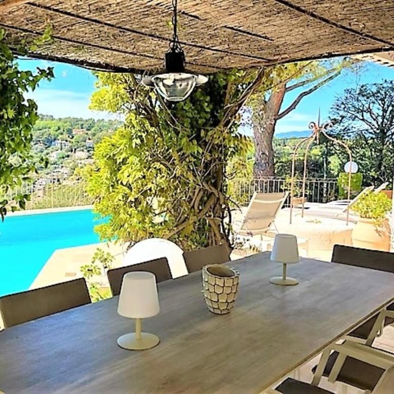 Charming Villa with stunning sea views - Villa - 13