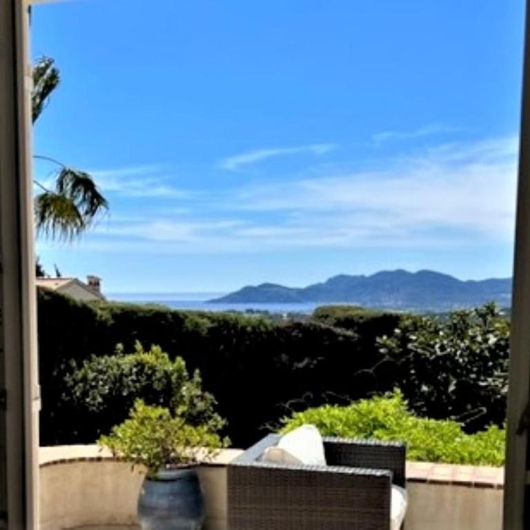 Charming Villa with stunning sea views - Villa - 51