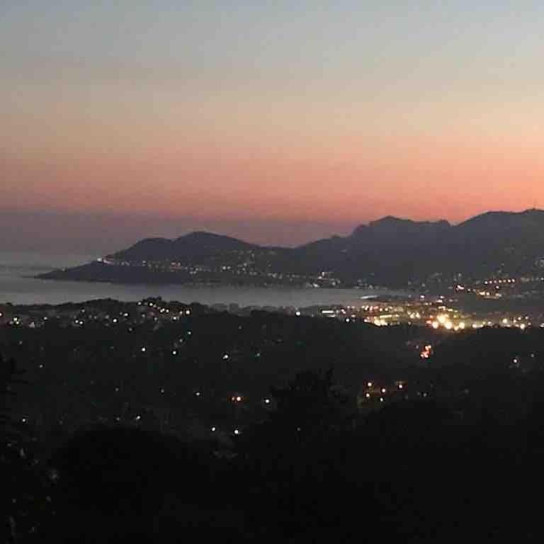 Charming Villa with stunning sea views - Villa - 2