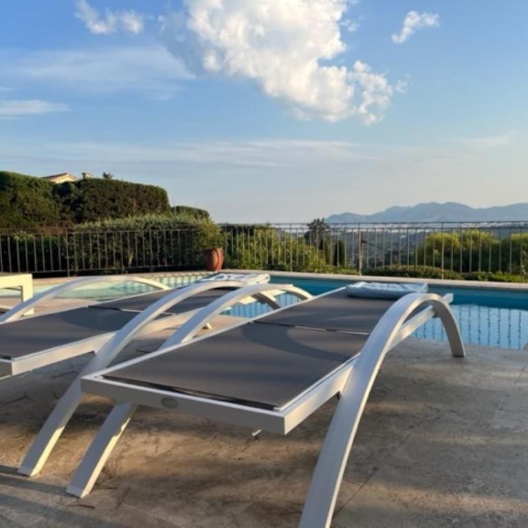 Charming Villa with stunning sea views - Villa - 10