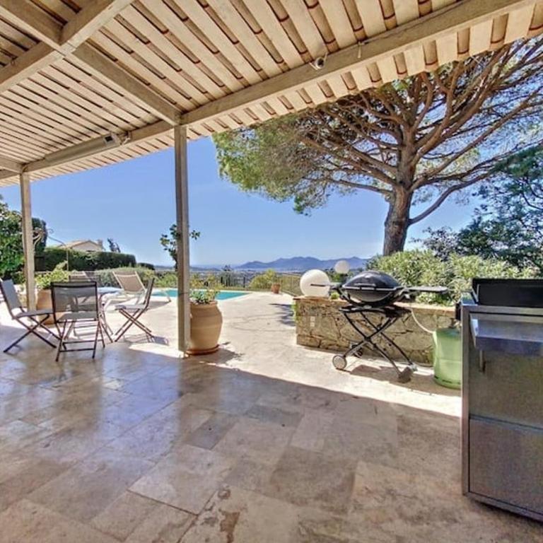 Charming Villa with stunning sea views - Villa - 7