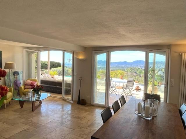 Charming Villa with stunning sea views - Villa - 17