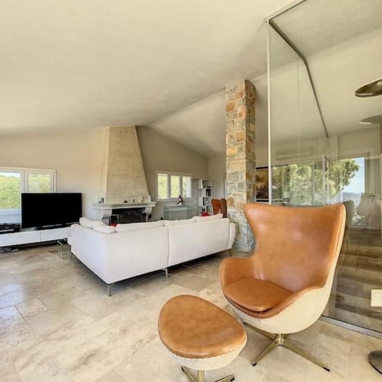 Charming Villa with stunning sea views - Villa - 32