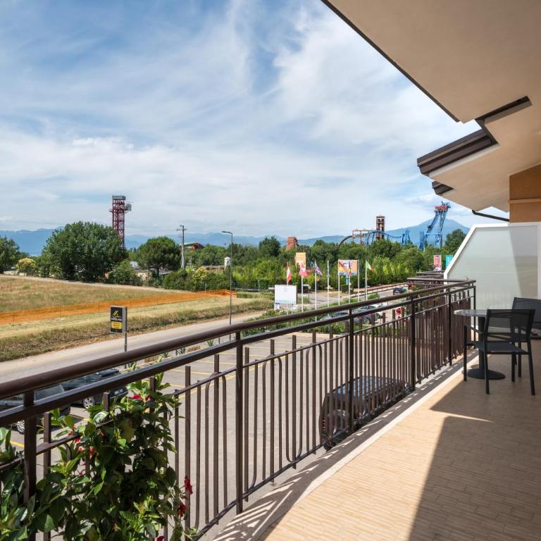 Hotel MAX Lazise &Appartamenti - A due Passi dai Parchi Più Famosi - Appartamento - 9