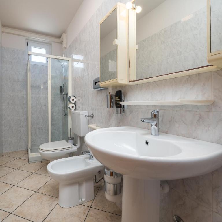 Hotel MAX Lazise &Appartamenti - A due Passi dai Parchi Più Famosi - Appartamento - 13
