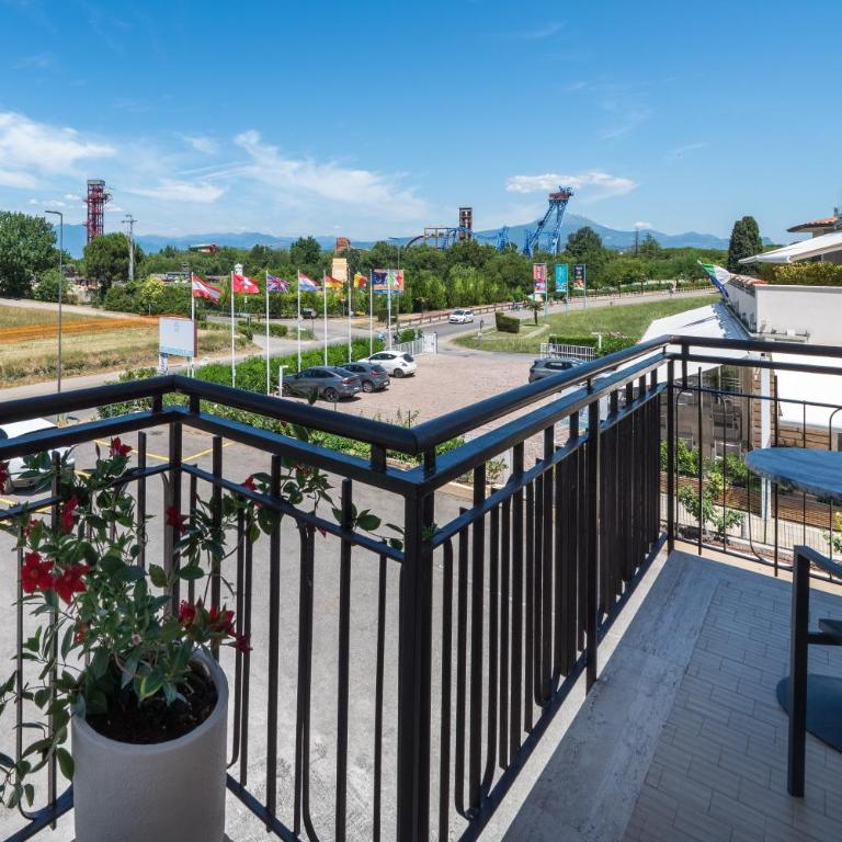Hotel MAX Lazise &Appartamenti - A due Passi dai Parchi Più Famosi - Appartamento - 1
