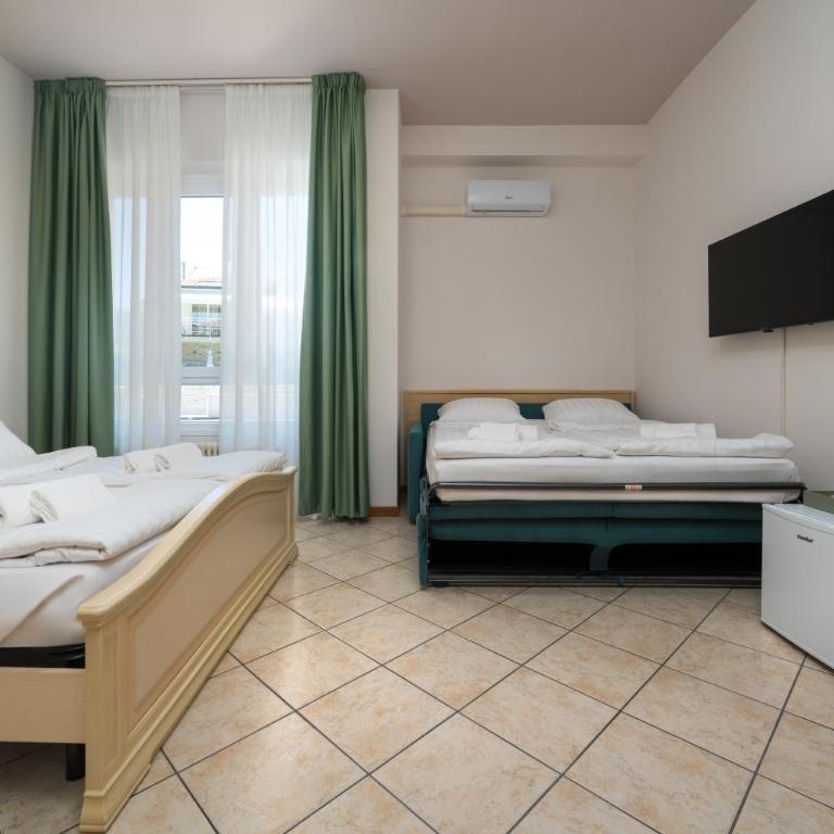 Hotel MAX Lazise &Appartamenti - A due Passi dai Parchi Più Famosi - Camera Matrimoniale - 9