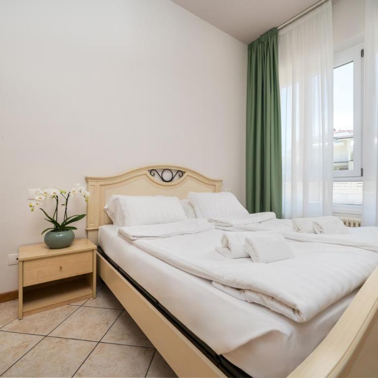 Hotel MAX Lazise &Appartamenti - A due Passi dai Parchi Più Famosi - Camera Matrimoniale - 6