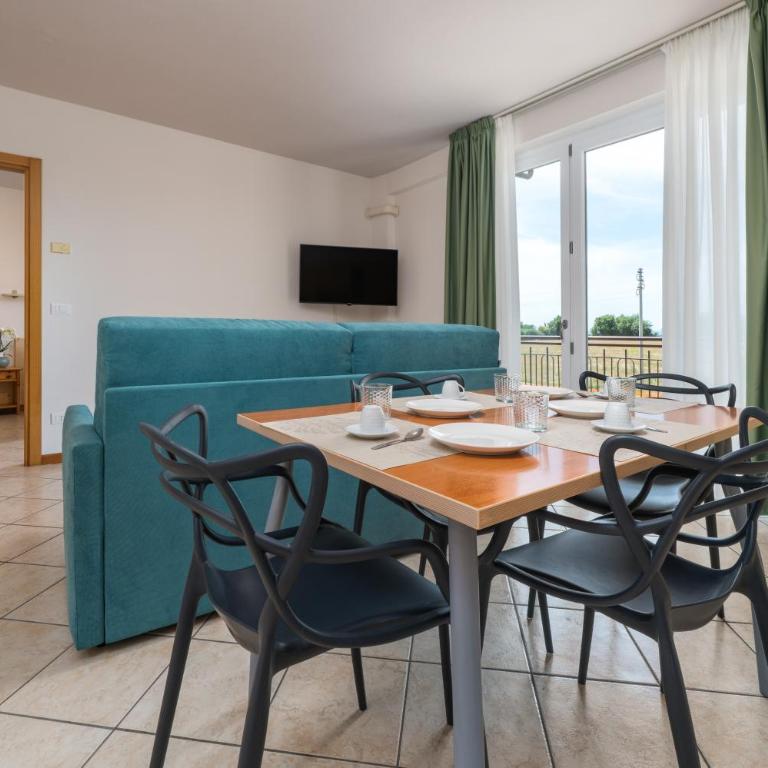 Hotel MAX Lazise &Appartamenti - A due Passi dai Parchi Più Famosi - Appartamento - 11