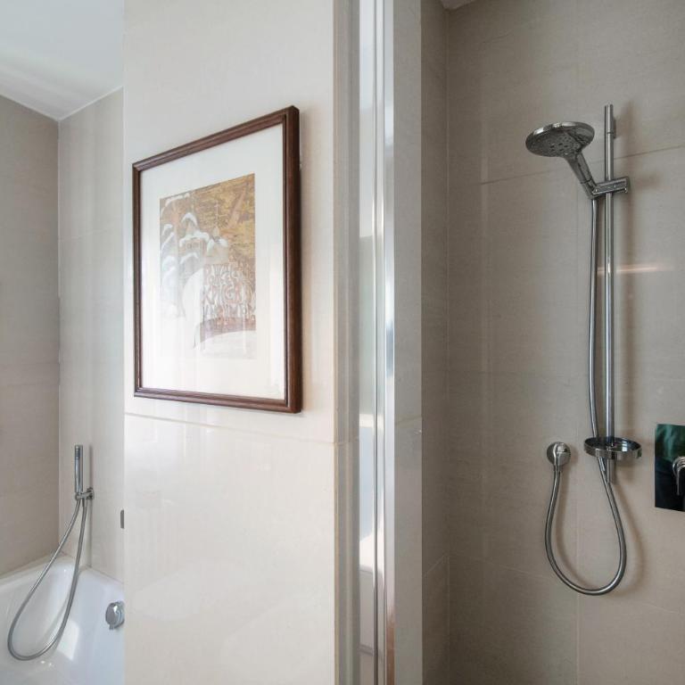 Infinito - by MyHomeInComo - Appartamento con 2 Camere da Letto e Vista Lago - 19