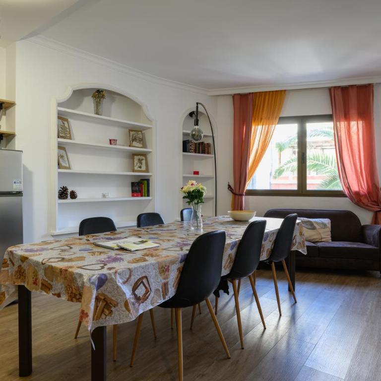 HJS Plaza Suites Apartments II - Three-Bedroom Apartment - 16