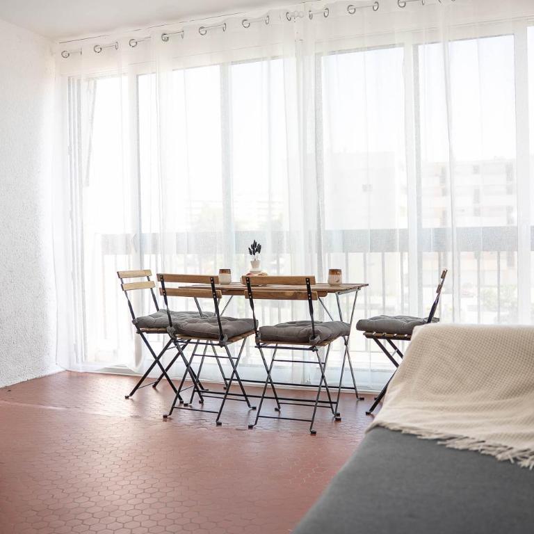Appartement Saint Cyprien Plage Classé 2 étoiles - 4 personnes - Apartment with Balcony - 7