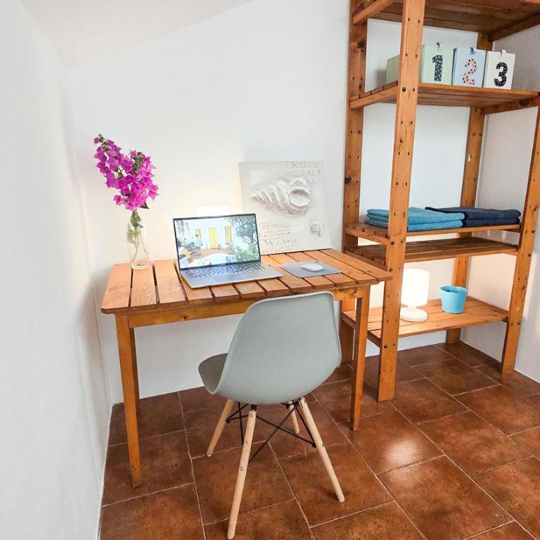 Apartments Zora, Sea View Balcony, Free Parking in Dobrota Kotor - Two-Bedroom Apartment - 32