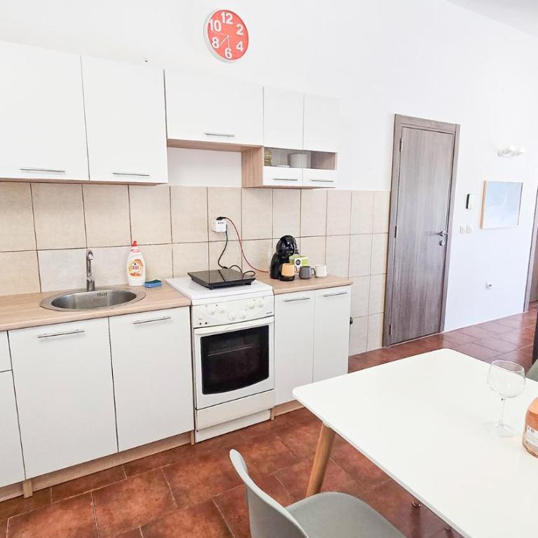 Apartments Zora, Sea View Balcony, Free Parking in Dobrota Kotor - Two-Bedroom Apartment - 28