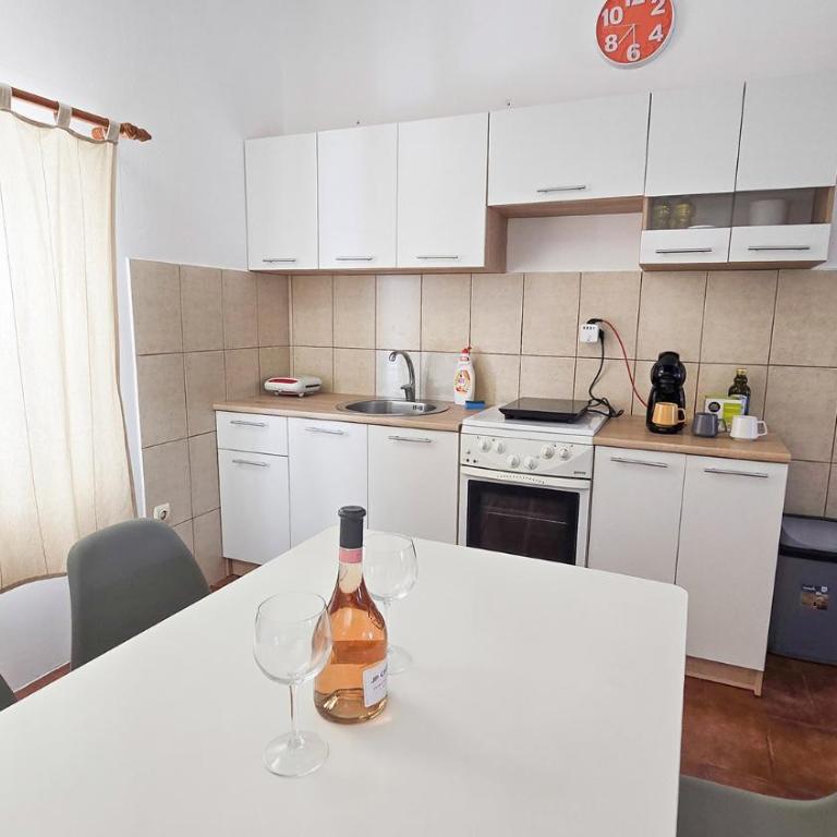 Apartments Zora, Sea View Balcony, Free Parking in Dobrota Kotor - Two-Bedroom Apartment - 23