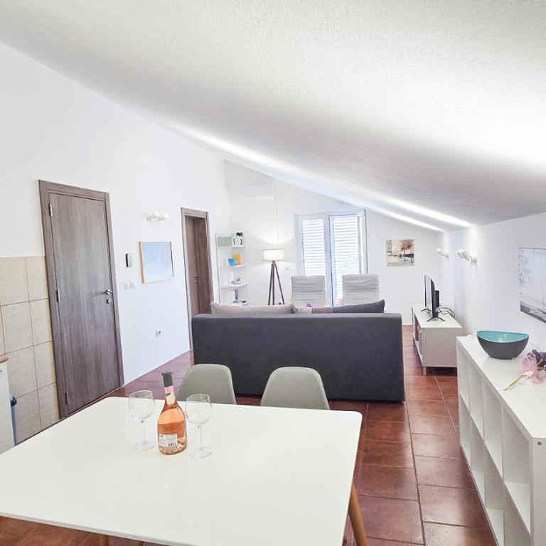 Apartments Zora, Sea View Balcony, Free Parking in Dobrota Kotor - Two-Bedroom Apartment - 26