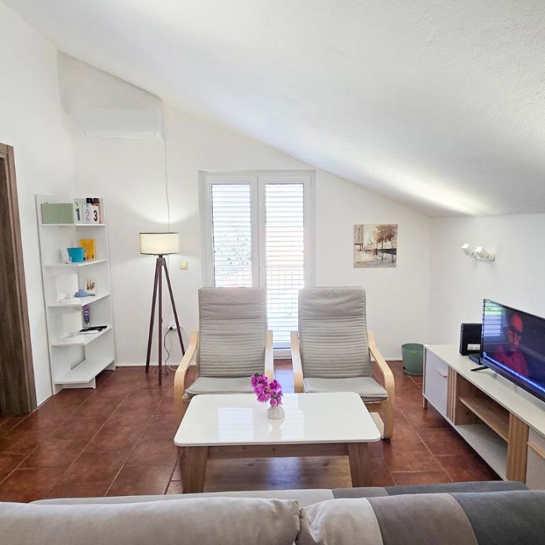 Apartments Zora, Sea View Balcony, Free Parking in Dobrota Kotor - Two-Bedroom Apartment - 24