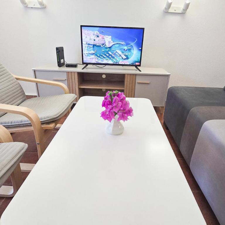 Apartments Zora, Sea View Balcony, Free Parking in Dobrota Kotor - Two-Bedroom Apartment - 14