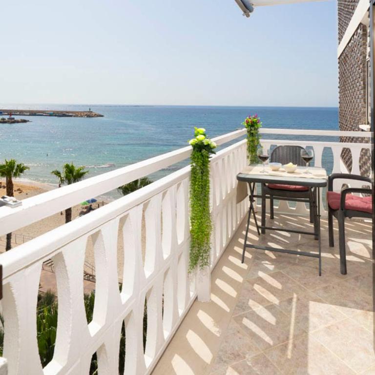 Apartamento en 1a Línea de playa Beachfront apartment - One-Bedroom Apartment - 8