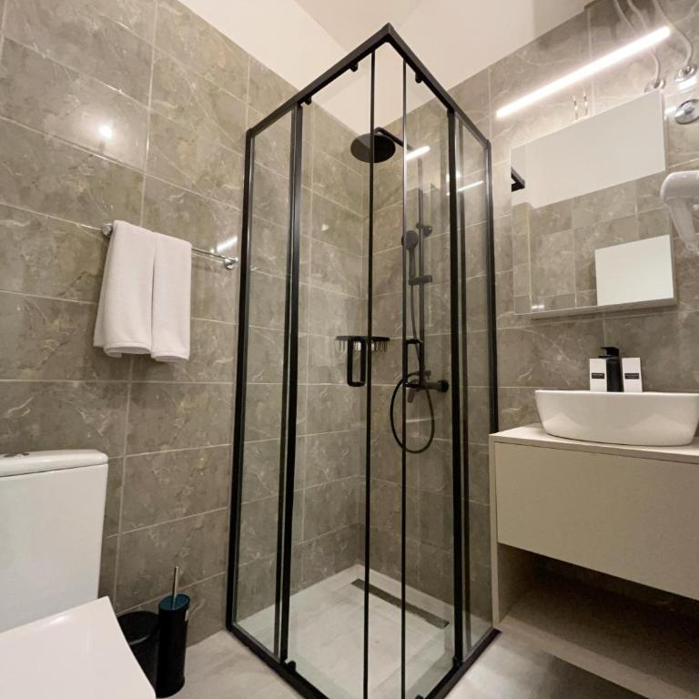 The House Rooms - Deluxe Double or Twin Room - 3