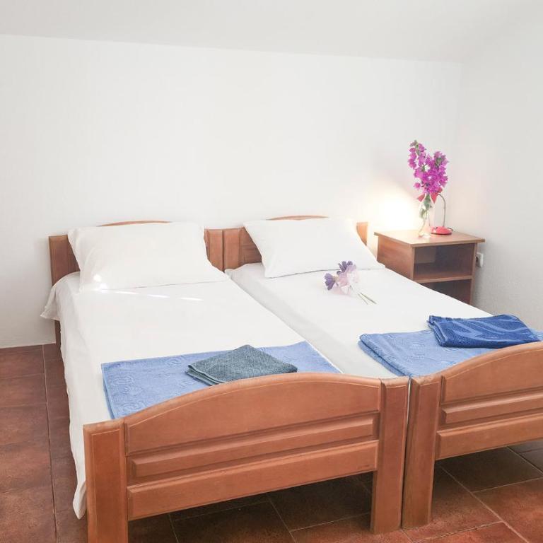 Apartments Zora, Sea View Balcony, Free Parking in Dobrota Kotor - Two-Bedroom Apartment - 29
