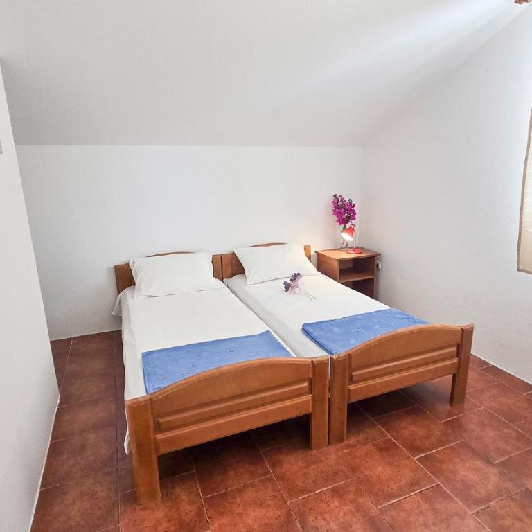 Apartments Zora, Sea View Balcony, Free Parking in Dobrota Kotor - Two-Bedroom Apartment - 53