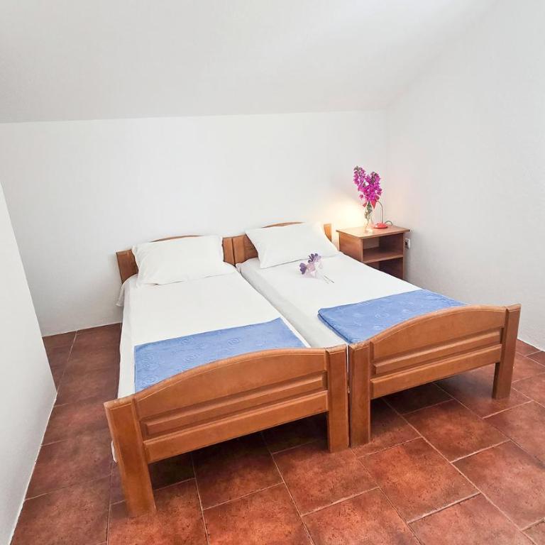 Apartments Zora, Sea View Balcony, Free Parking in Dobrota Kotor - Two-Bedroom Apartment - 36
