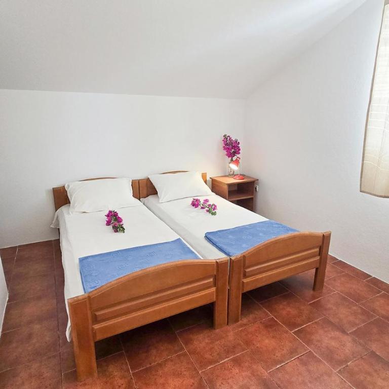 Apartments Zora, Sea View Balcony, Free Parking in Dobrota Kotor - Two-Bedroom Apartment - 34