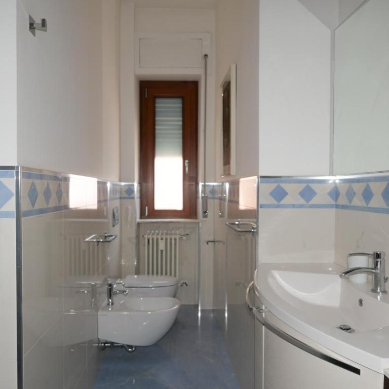 Yuna Rent - Appartamento Maria Luisa - Three-Bedroom Apartment - 13