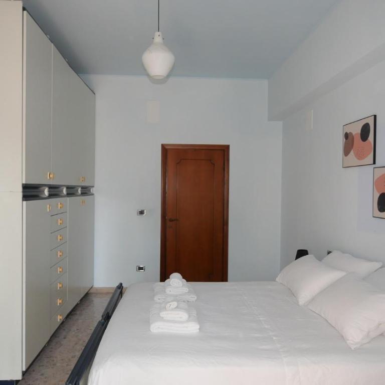 Yuna Rent - Appartamento Maria Luisa - Three-Bedroom Apartment - 30